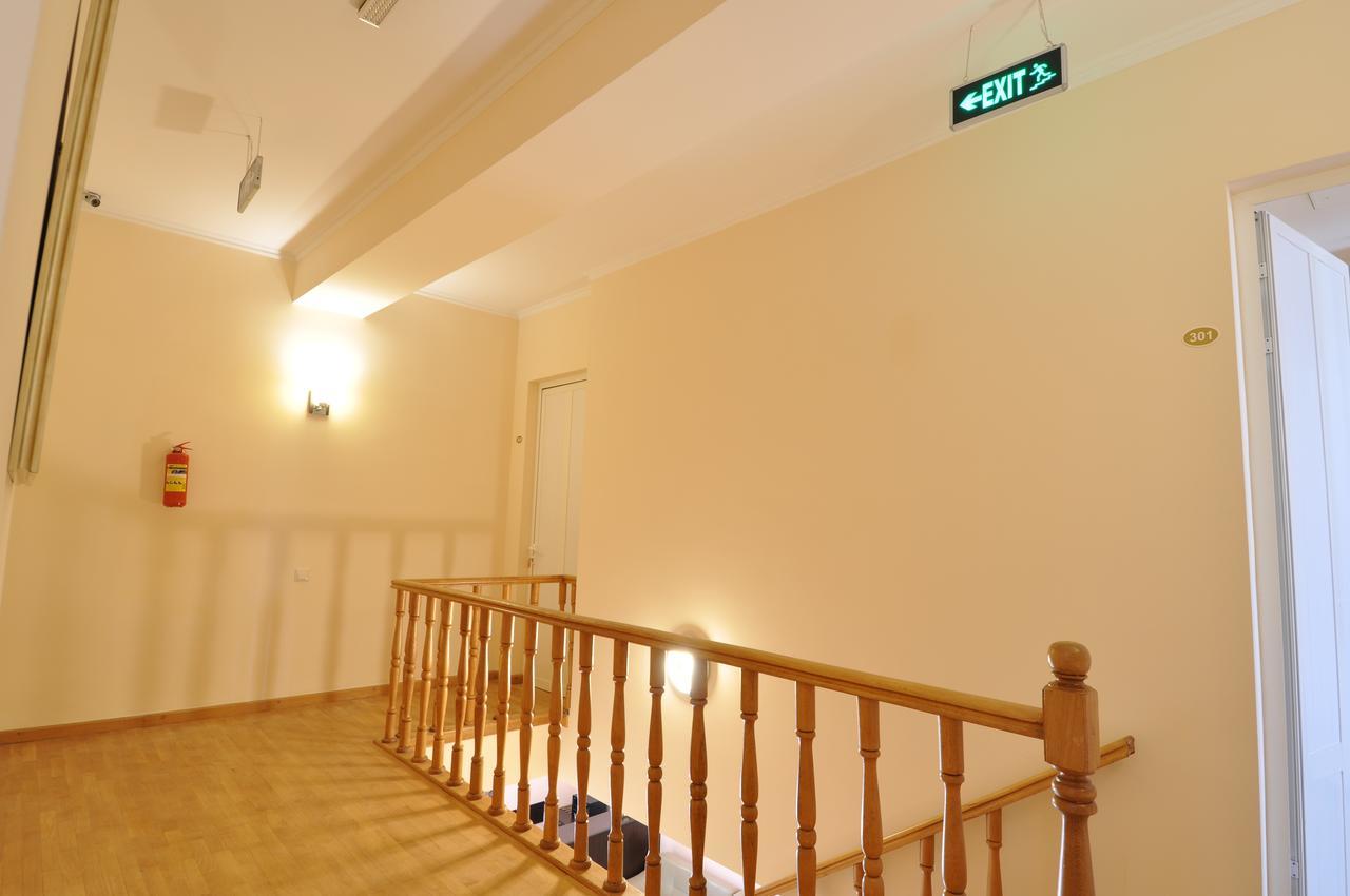 Albert House Hotel And Tours Ереван Екстериор снимка