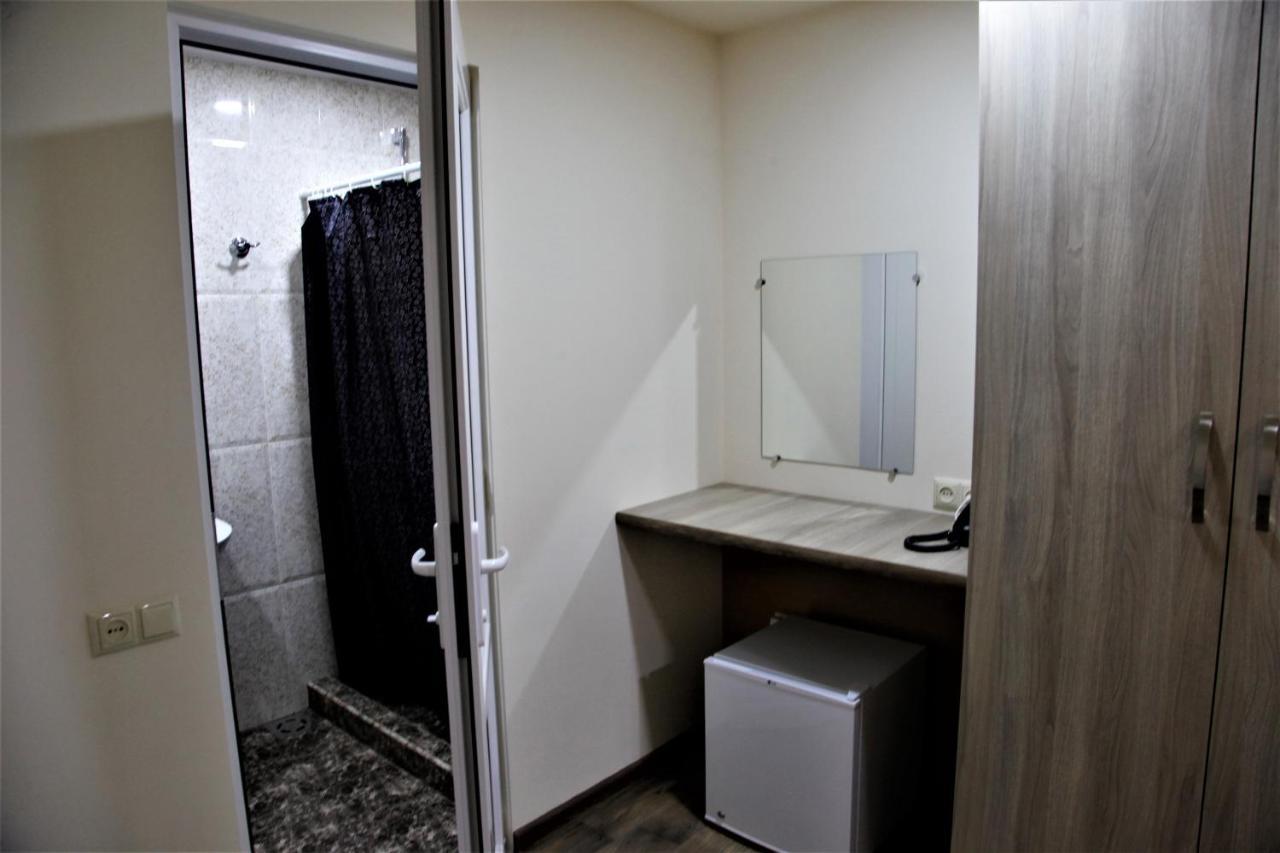 Albert House Hotel And Tours Ереван Екстериор снимка