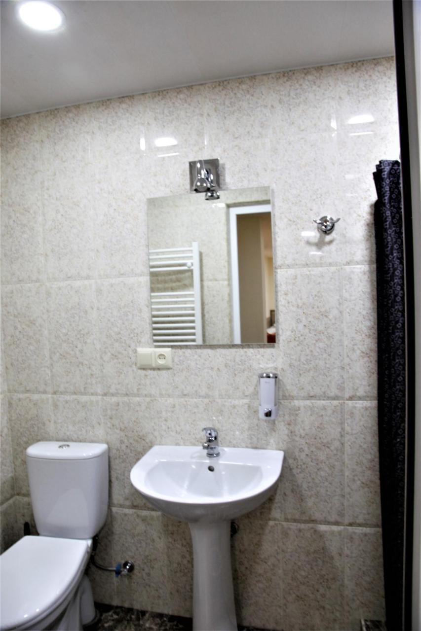 Albert House Hotel And Tours Ереван Екстериор снимка